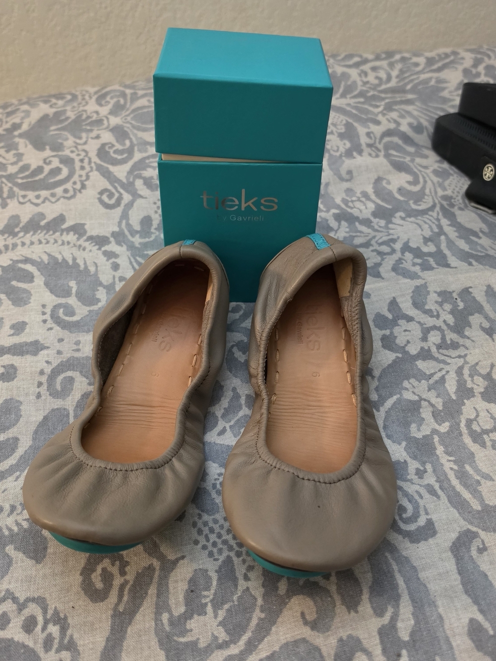 Tieks Taupe Leather Ballet Flats with Teal Accents